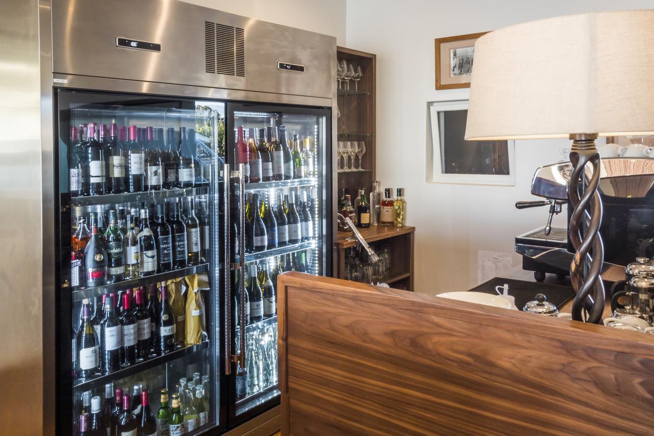 Schulphoek Seafront House Hermanus Zewnętrze zdjęcie A wine cooler
